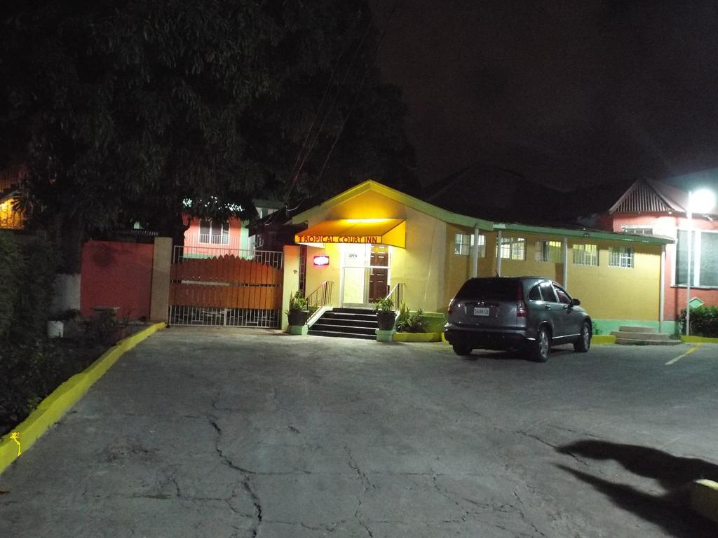 Tropical Court Inn New Kingston Extérieur photo