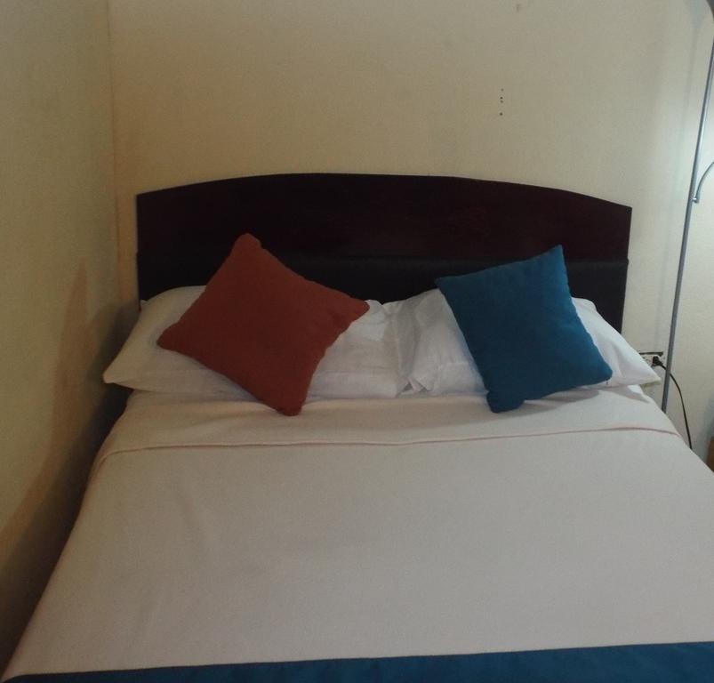 Tropical Court Inn New Kingston Chambre photo